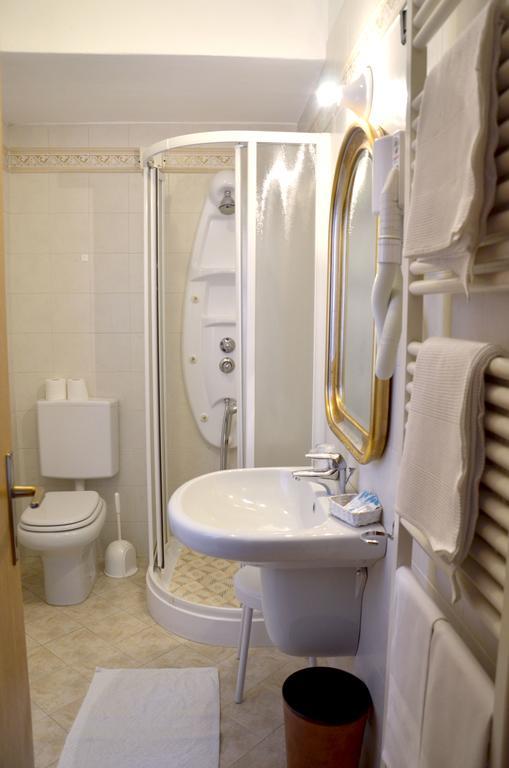 Hotel Cervo Bormio Szoba fotó